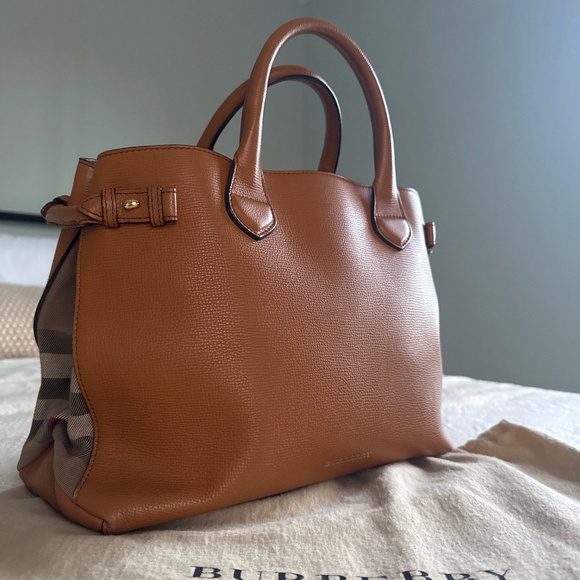 Burberry Banner Bag ( Medium ) - Picture 1 of 16